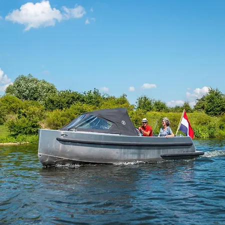 Chalet With Combi Microwave, Near The Maas *