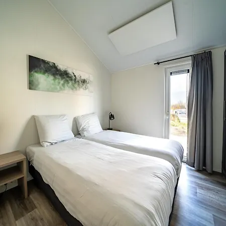 With Combi Microwave, Near The Maas Chalet