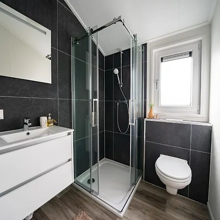 With Combi Microwave, Near The Maas *